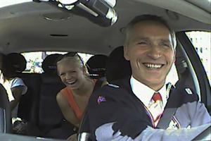 El primer ministro de Noruega conduce un taxi para sondear opiniones