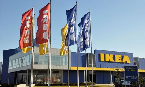 Un libro revela que los hijos de fundador de Ikea le arrebataron miles de millones de euros