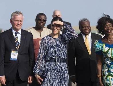 Victoria de Suecia aterrizó en Ghana con un vestido de bajo costo