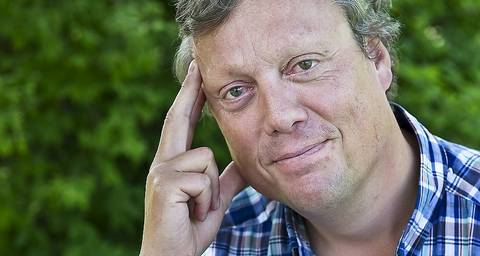 «La analfabeta» un libro de Jonas Jonasson que apunta a las estupideces humanas y a sus fanatismos